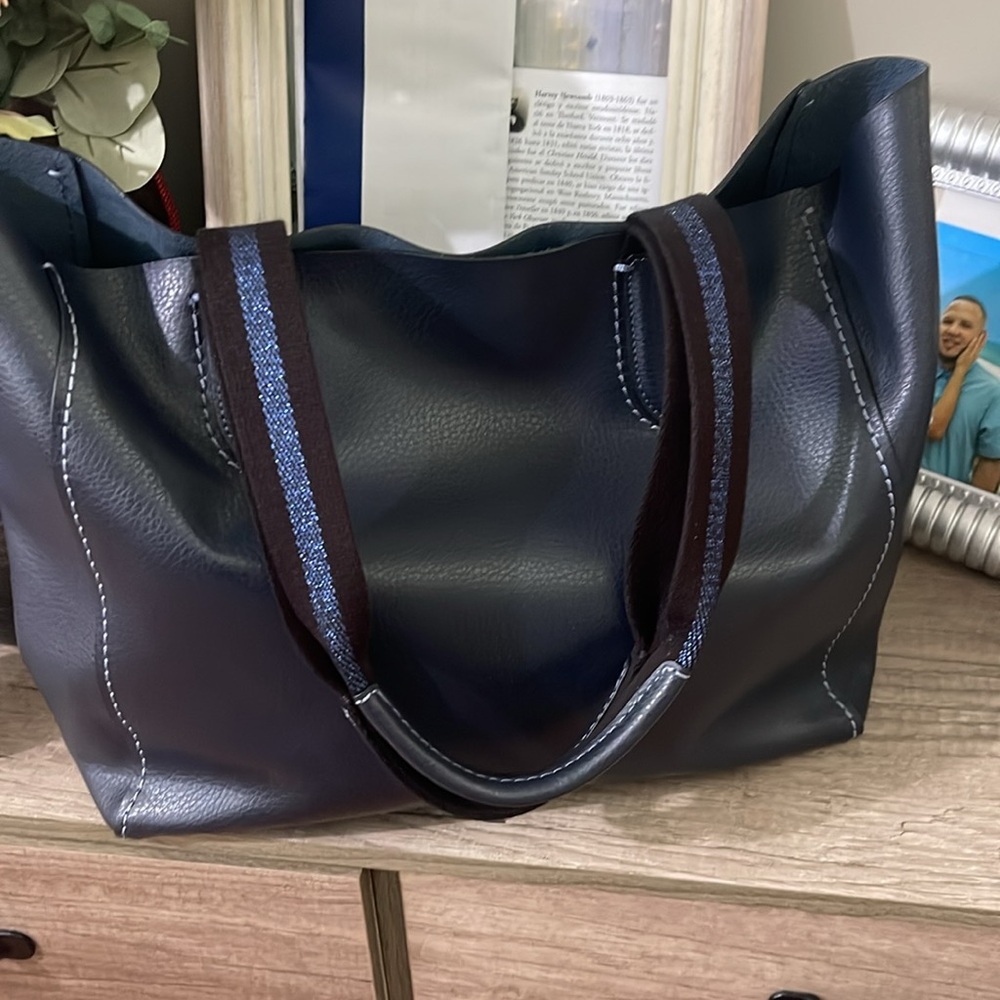 Coach Horse & Carriage Derby Tote - Picture 8 of 14
